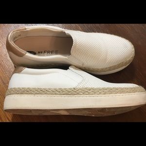 Dr Scholl’s white slip on shoes with wicker accent